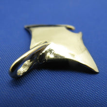 Load image into Gallery viewer, 14k Gold High Polish Manta Ray Pendant