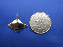 Load image into Gallery viewer, 14k Gold High Polish Manta Ray Pendant