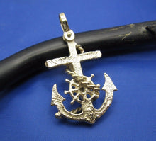Load image into Gallery viewer, 14k Gold Diver&#39;s Mariners Cross Pendant
