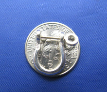 Load image into Gallery viewer, Small Single Sterling Silver Pirate Shackle Earring