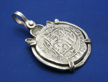 Load image into Gallery viewer, &#39;2 Reale&#39; Pirate Treasure Doubloon Replica with Skull Bezel
