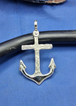 Load image into Gallery viewer, Sterling Silver Wood Design Cross Anchor Pendant
