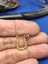 Load image into Gallery viewer, 18kt Yellow Gold Single Rope Twisted Pirate Shackle Earring Hoop with Threaded Screw Post
