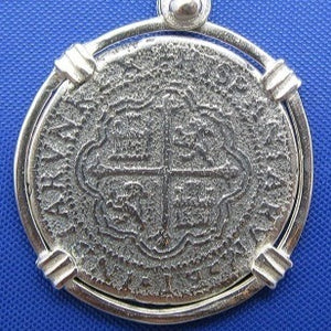 '2 Reale' Round Spanish Shipwreck Treasure Coin Replica Pendant