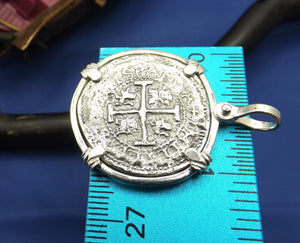Shipwreck "4 Reale" Treasure Coin Reproduction Doubloon Pirate Coin Unique Piece of 8 Pendant